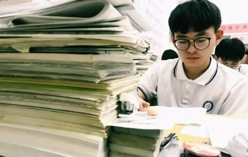 家庭收入表新鲜出炉，共分为十个等级，学霸多出自五级中产家庭