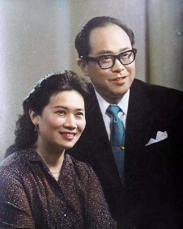 “歌唱家”朱逢博：丈夫死后不愿下葬遗体，痴情守候骨灰14年