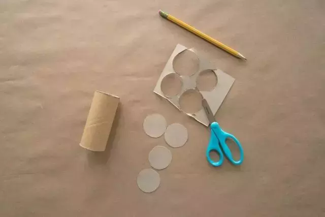 在家给孩子的科学启蒙课,纸箱改造动画放映机,操作简单又耐玩