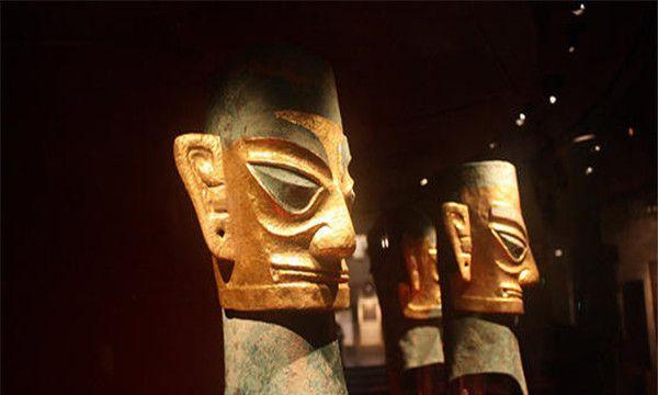 三星堆挖掘灵异事件：没有挖出手机，却发现了神奇的符号