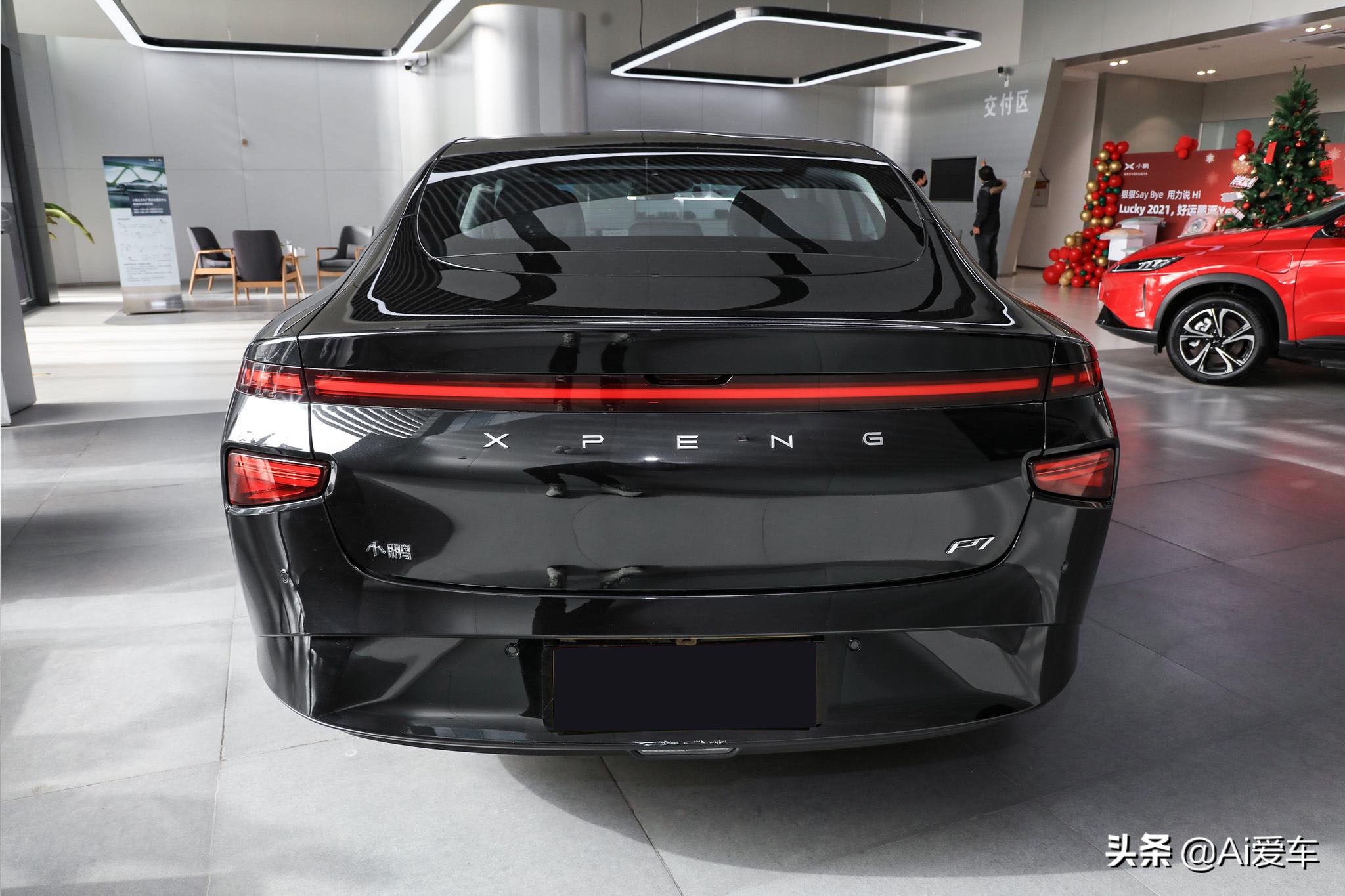 满电跑706km，豪华大空间快充家轿，低价高配还好养，小鹏汽车P7