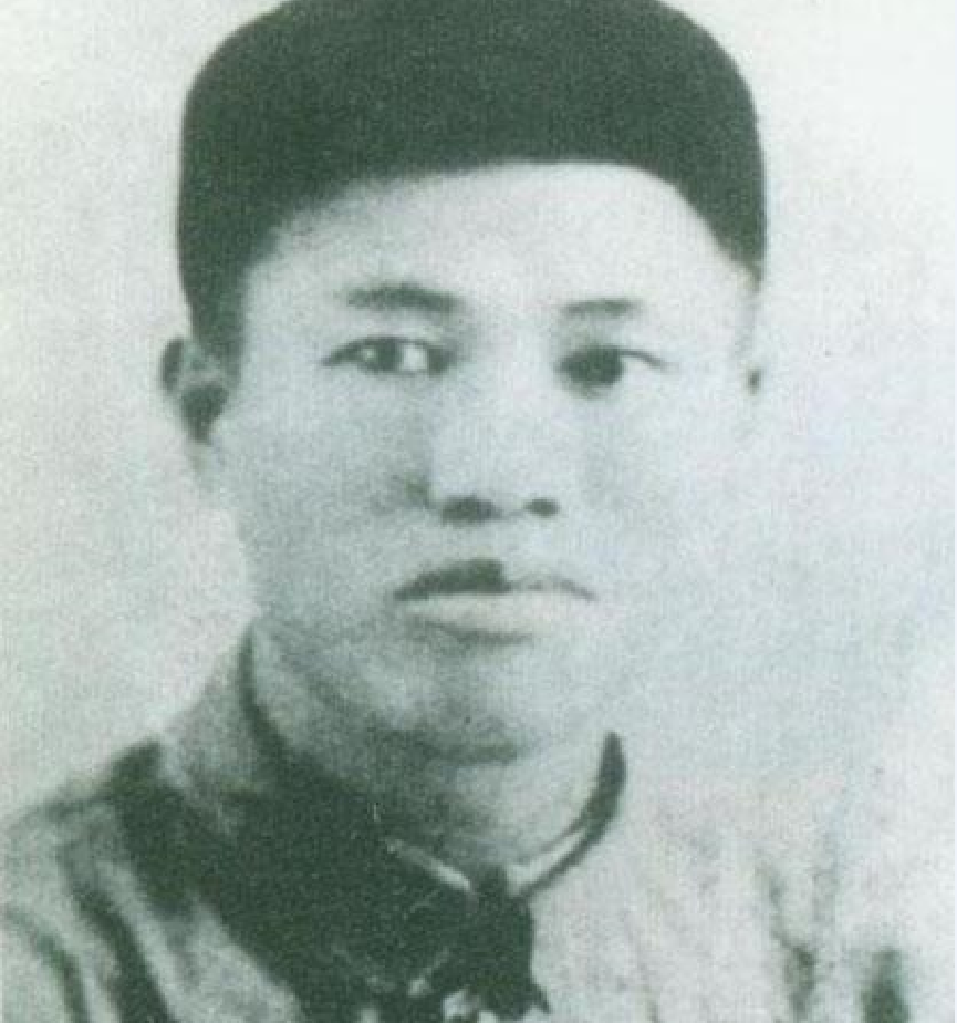 1949年，一名小战士看报后给邓华写信：邓华司令，你是我爸爸吗？