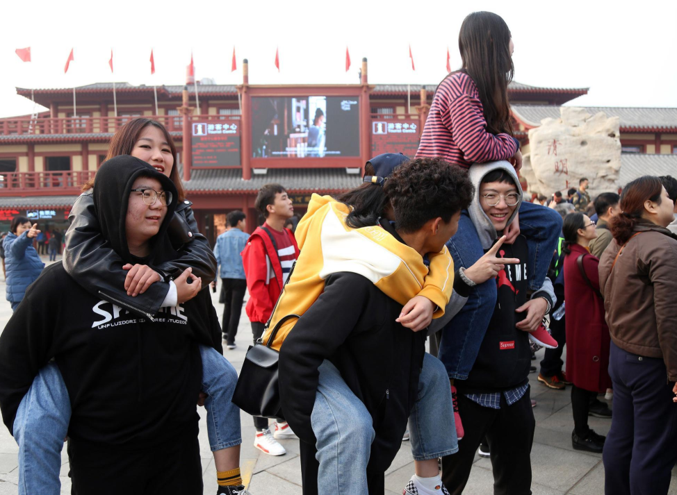 放假通知：2021年各高校暑假时间敲定，超长77天，有人欢喜有人忧