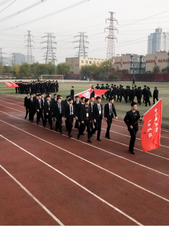 顽强拼搏，永不言败！八维教育物联网专业隆重举行第四届运动会