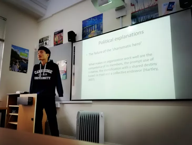 10年前，那个用脚高考轰动全国的文科状元，如今怎样了？