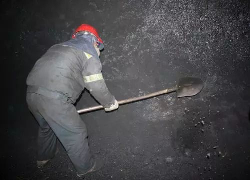 一线普通工人面临短缺，年轻人不愿来，中国未来的工人在哪里？