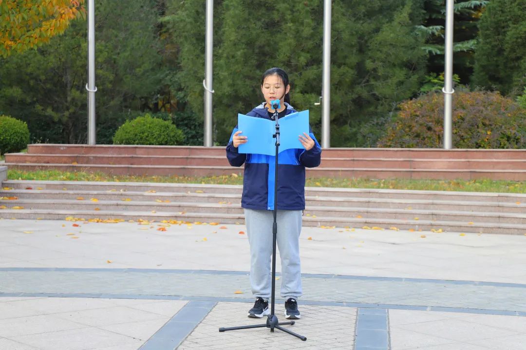 国旗下演讲 | 努力拼搏，迎战期中