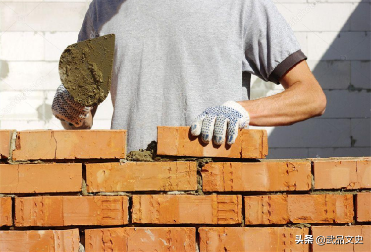 成语“两面三刀”原本的意思是什么？可能和你想的不一样