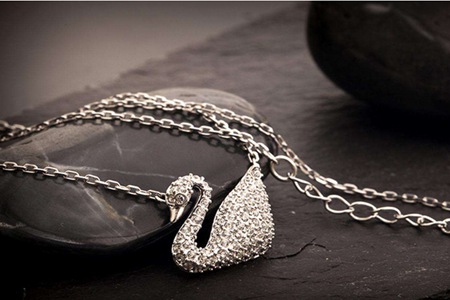 施华洛世奇中国官网查真伪，梦幻水晶的奢侈品牌