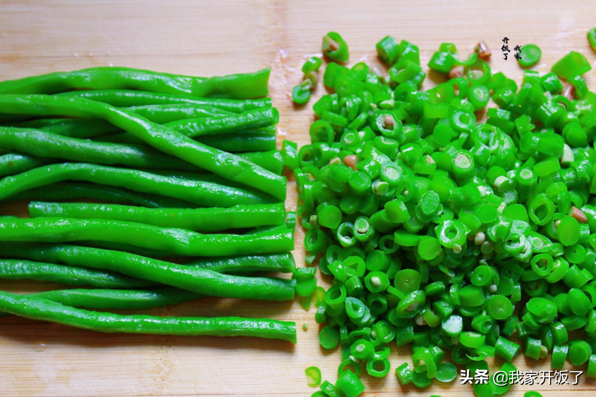 用豆角雞蛋做餃子太香了,比韭菜受歡迎,翠綠不發黃,婆婆最愛吃