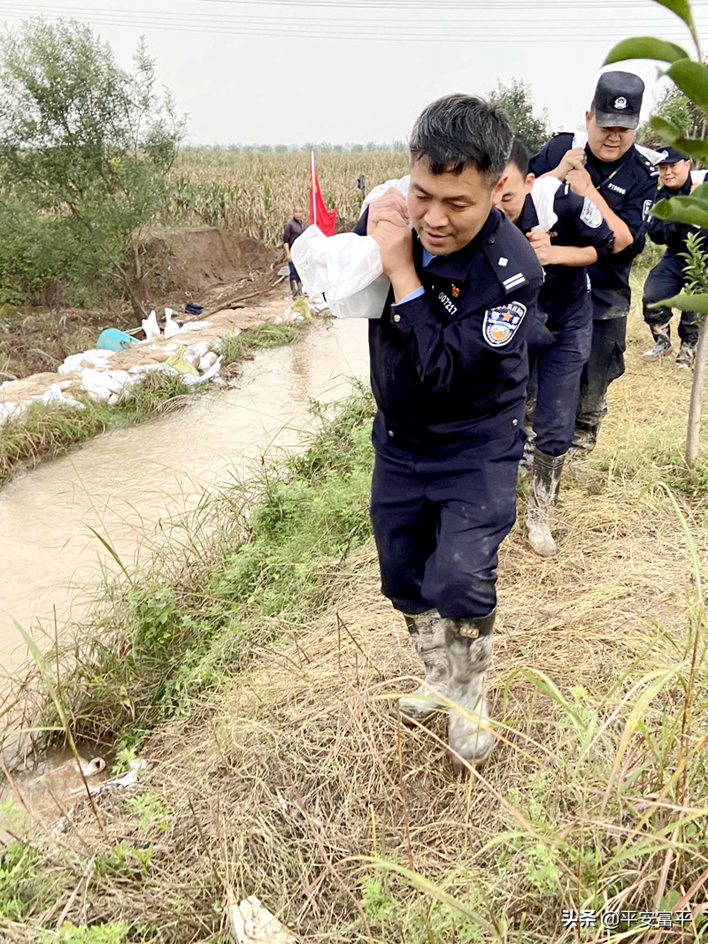 防汛抢险 富平公安战汛情勇担当