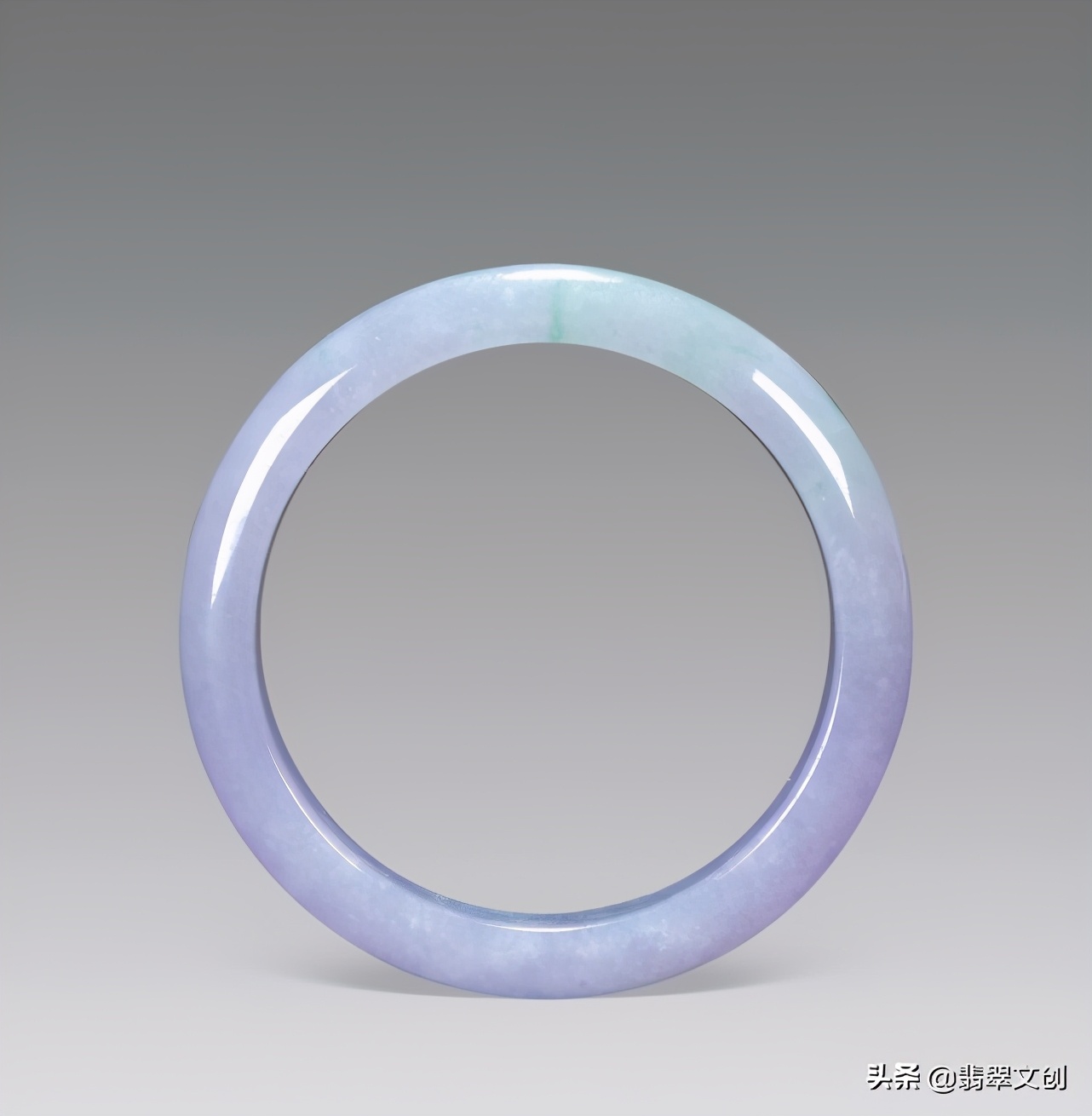 东陵玉和翡翠哪个对身体好（东陵石与翡翠的区别）