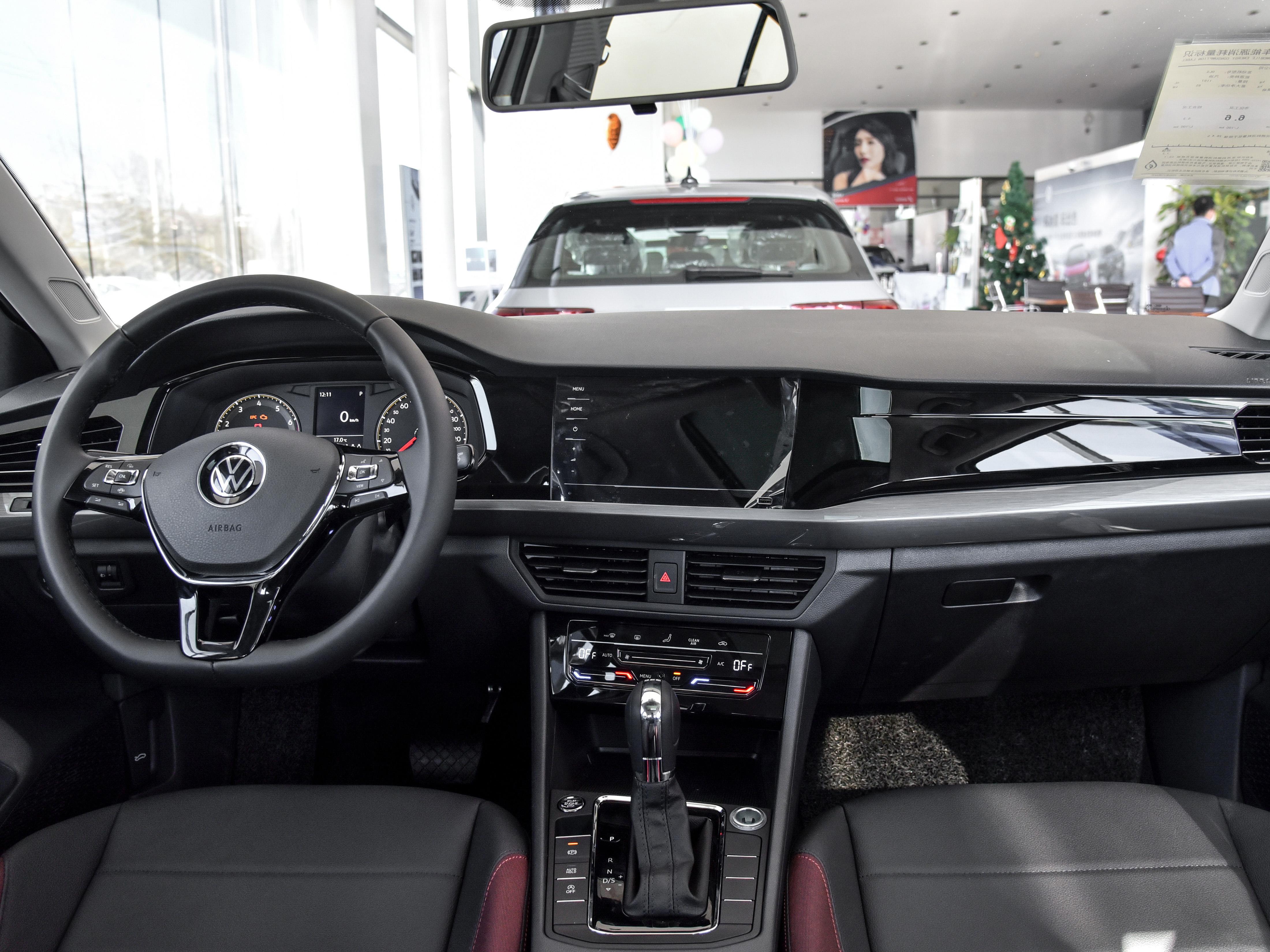 朗逸的兄弟车型,低价的合资自动挡家轿,带你看大众宝来