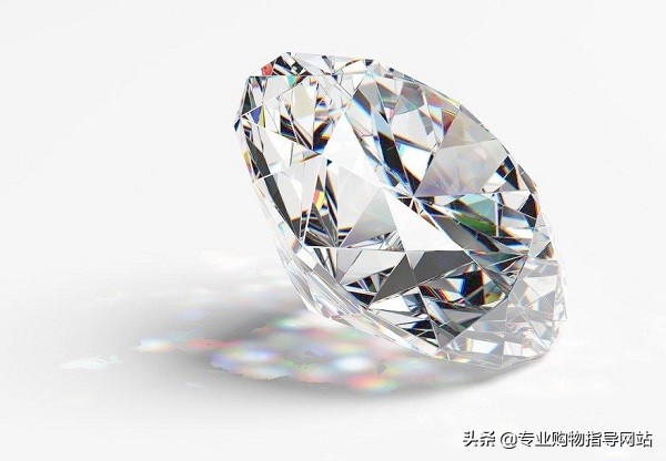 情侣之间送什么戒指好（情人节送戒指代表什么）