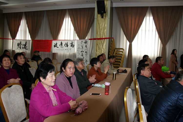 刘顺虎：远瞻红日染秋色 近看墨翁画腊梅