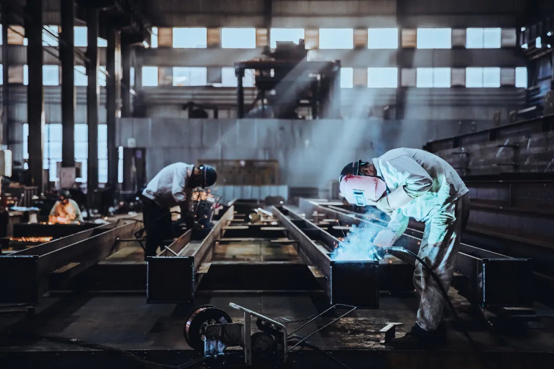 一会做工人，一会送外卖，职业教育没能帮到这群人