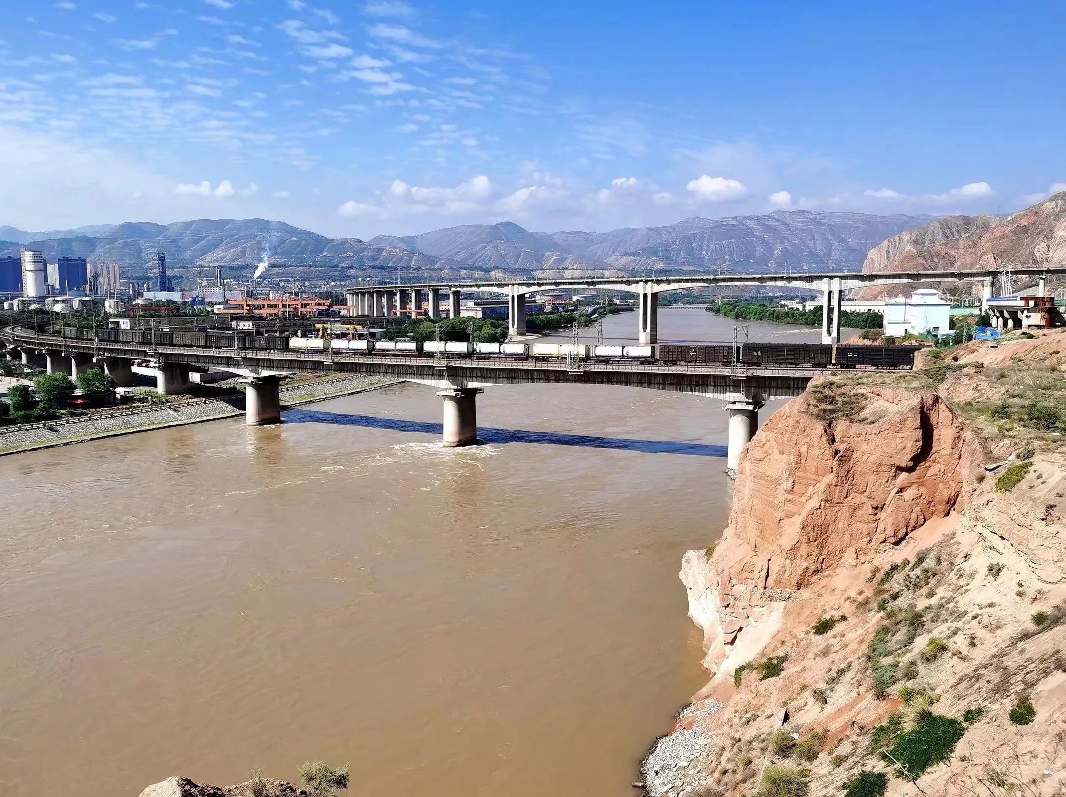 黄河桥上看兰州,一城山水半城桥_说说兰州的黄河桥(五)