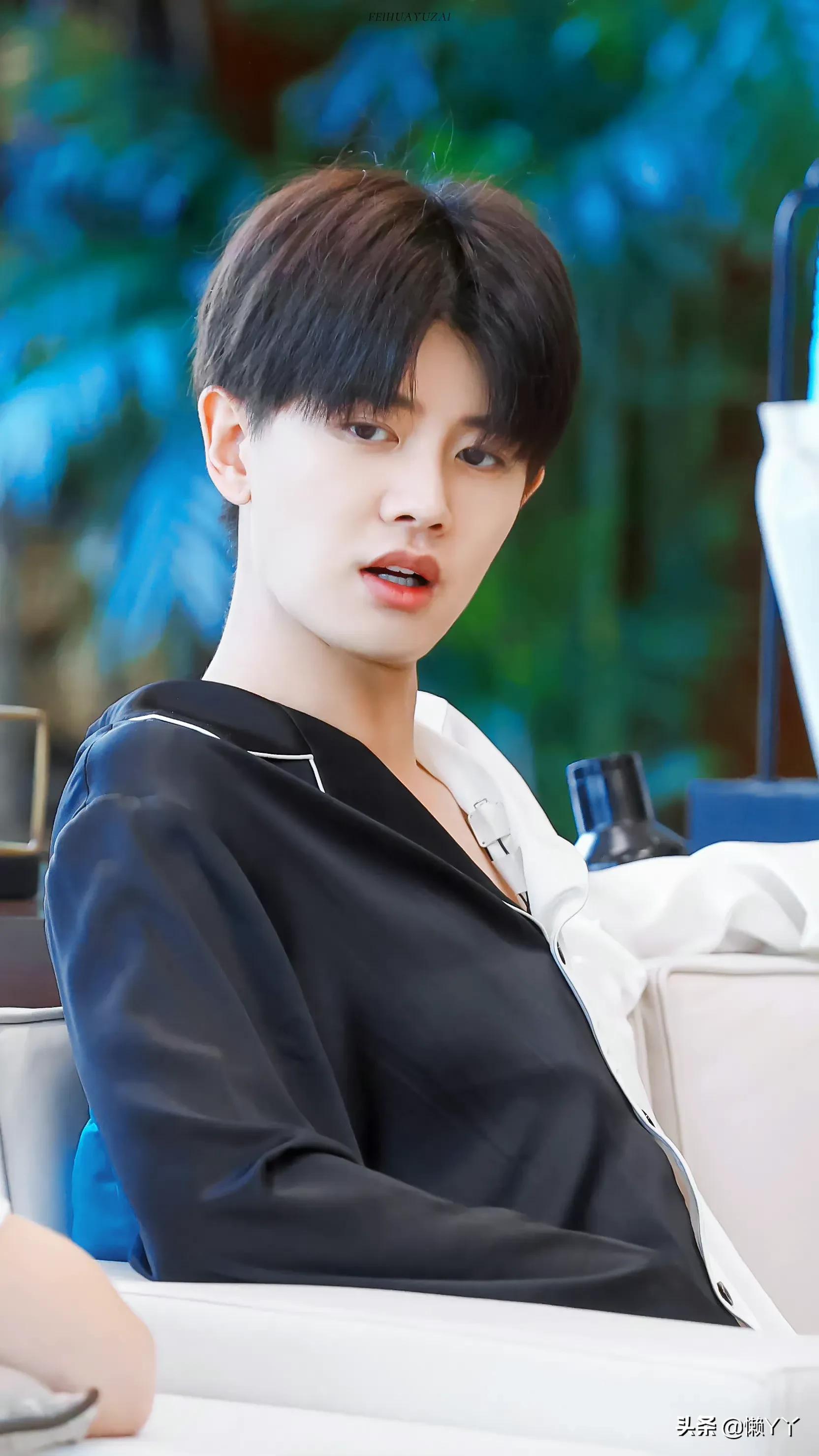 任嘉伦高清手机壁纸#生活语录,不知哪一张照片迷住了你