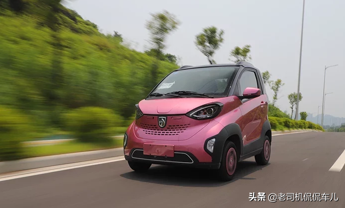 国产“smart”，价格不到4万，一车位能停两，选TA让你出行更便利