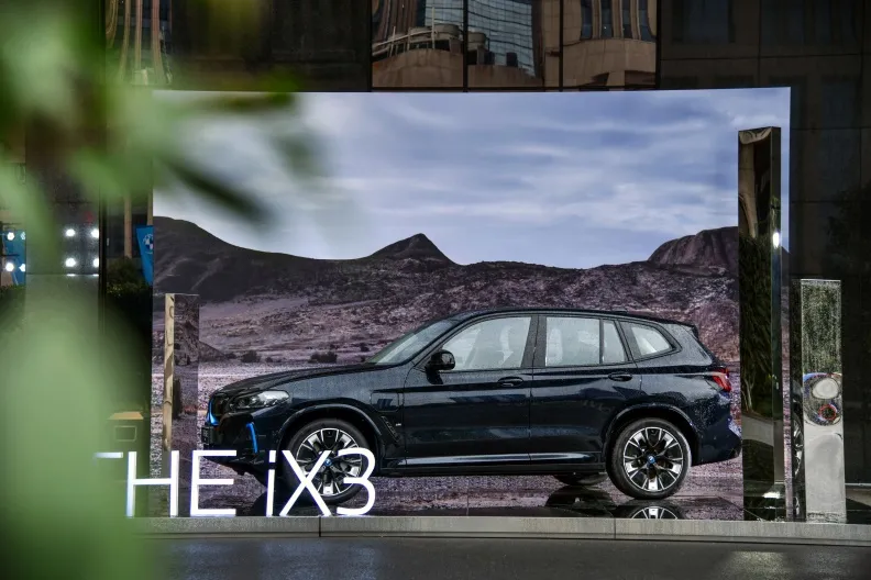 进可攻,退可守,那么多金融方案为什么就选新BMW iX3 悦选明天 Plus
