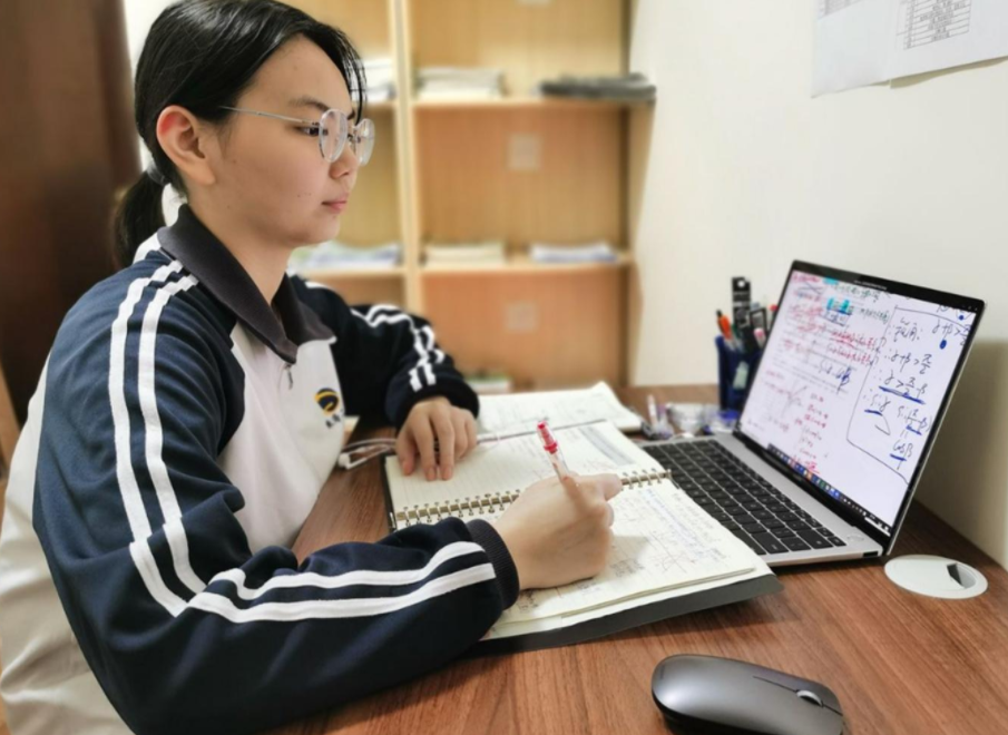 高考前班主任开“高价补习班”，高考后被家长举报，处理结果来了