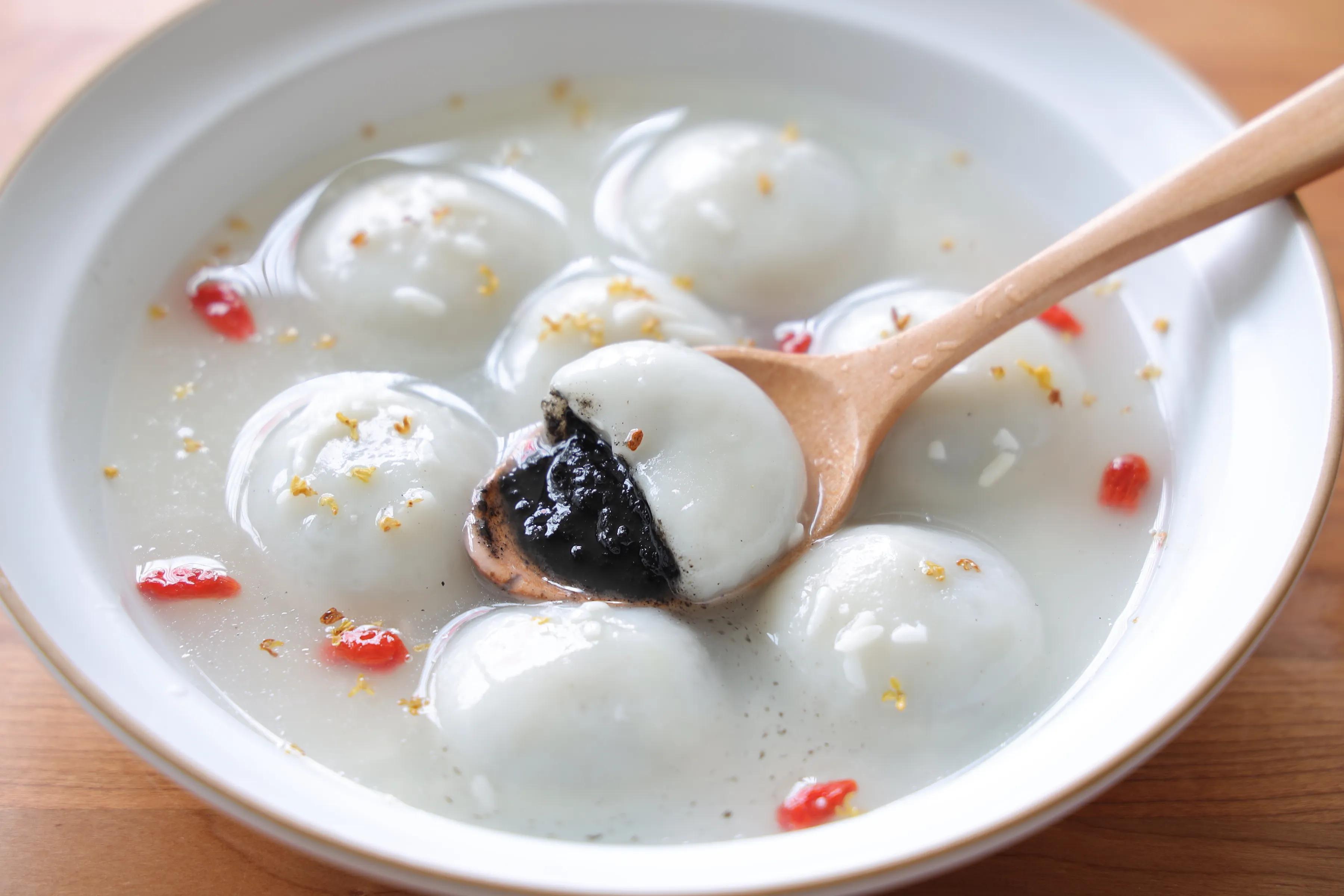 自制黑芝麻汤圆,流心馅料,比买的还要好吃,元宵节做给家人吃!