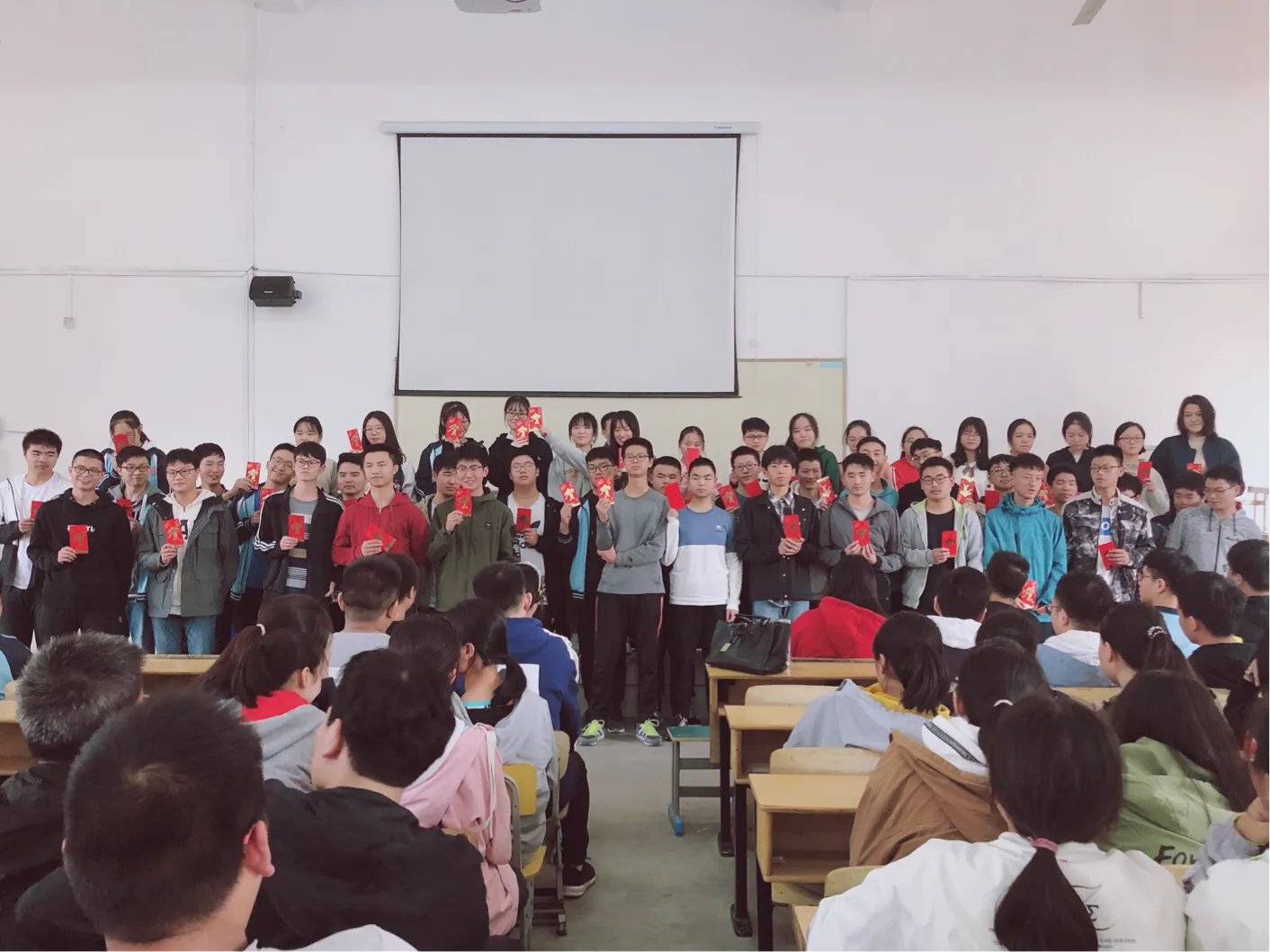 厉害了！黄冈外校高三年级167名同学喜获奖学金