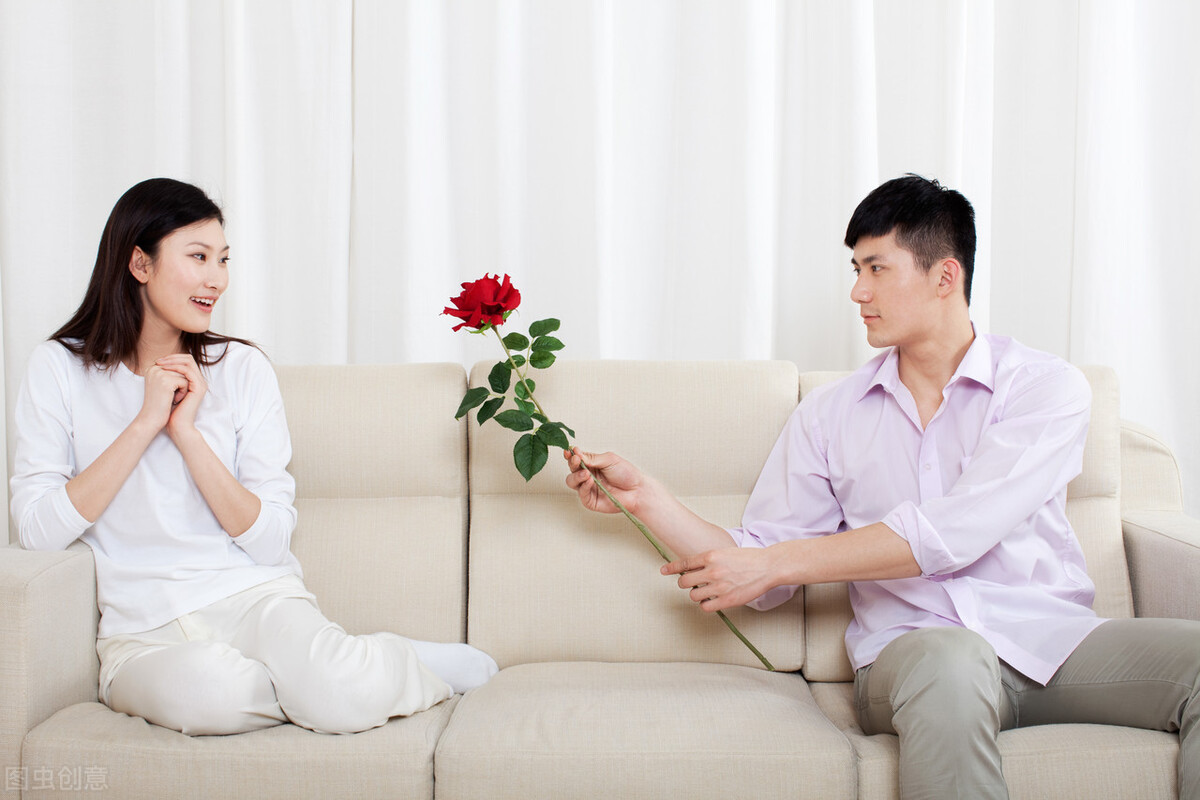 小姑子结婚，我随礼一万，丈夫：反正你家有钱，为什么不随礼五万
