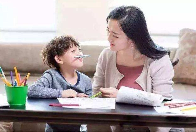 一个保送，一个700分，双胞胎兄弟同上清华，感恩继母严格要求