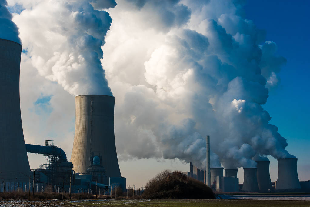 二氧化碳本身是温室气体,对于环境来说是不利的,所以这是造成大气污染