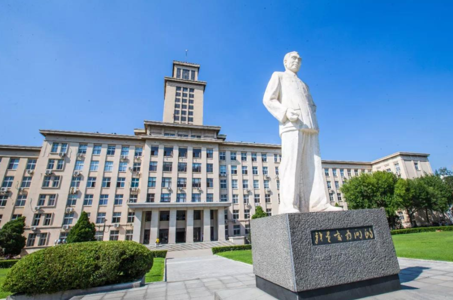 大学宿舍也“内卷”，南开夫妻宿舍成高校天花板，单身狗流泪了