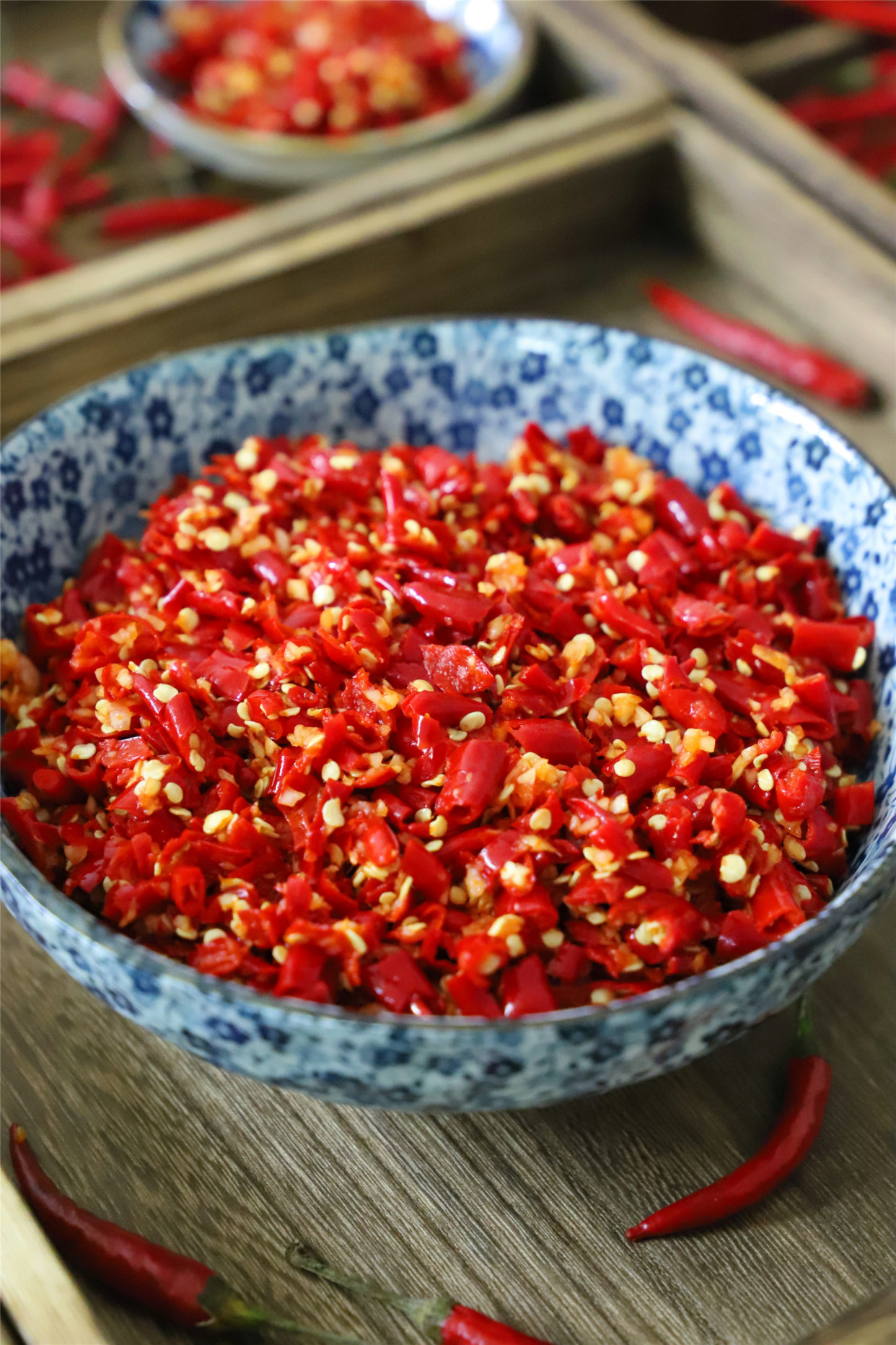 剁椒怎么做的步骤如下(剁辣椒最简单的做法)