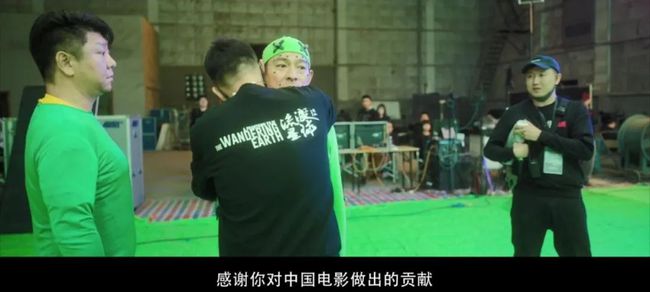 虽然“人潮汹涌”的口口相传炸裂了，但是排片还是相当“被虐待了”，观众们的不满蜂拥而至。