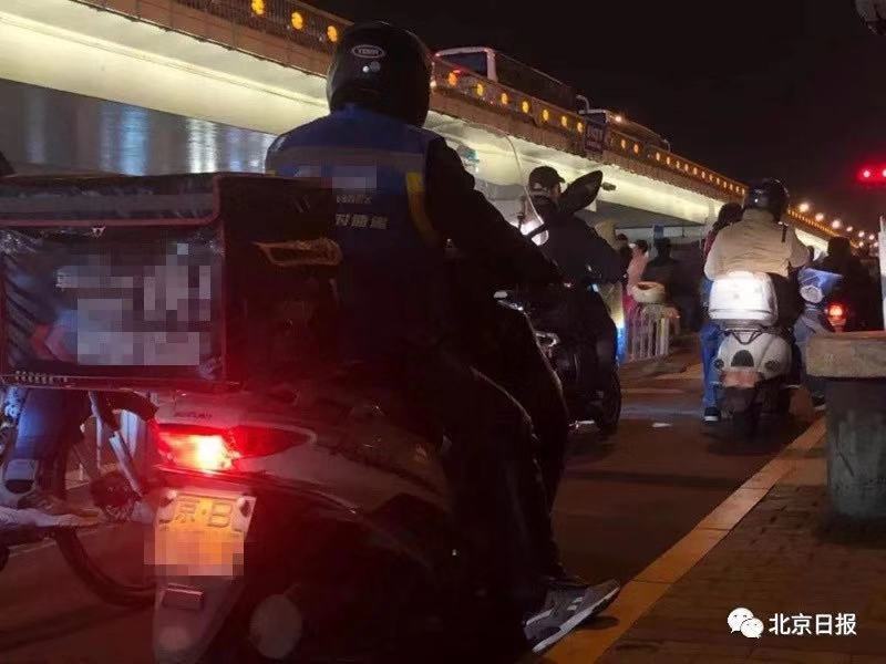 “京B”摩托车四环内泛滥，呼啸背后藏着条灰色产业链