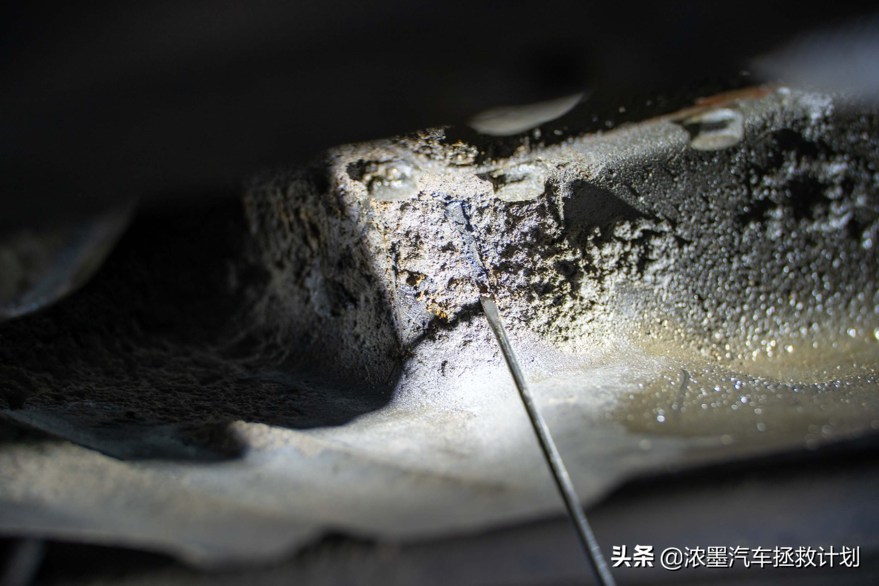 「迟暮英雄」整修一台十多年前的奥迪A6发动机，治理烧油烧水