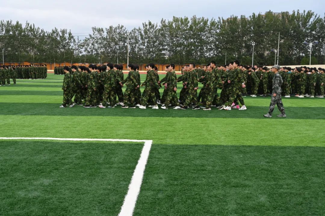 身着迷彩，英姿飒爽！清徐县徐沟中学高一新生军训剪影