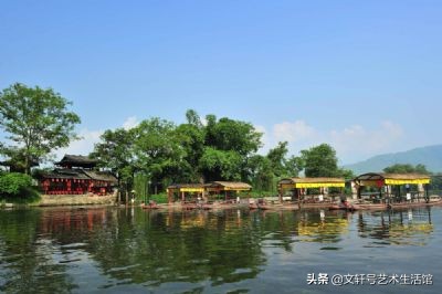 桂林10大好玩景点和10大好吃特产。