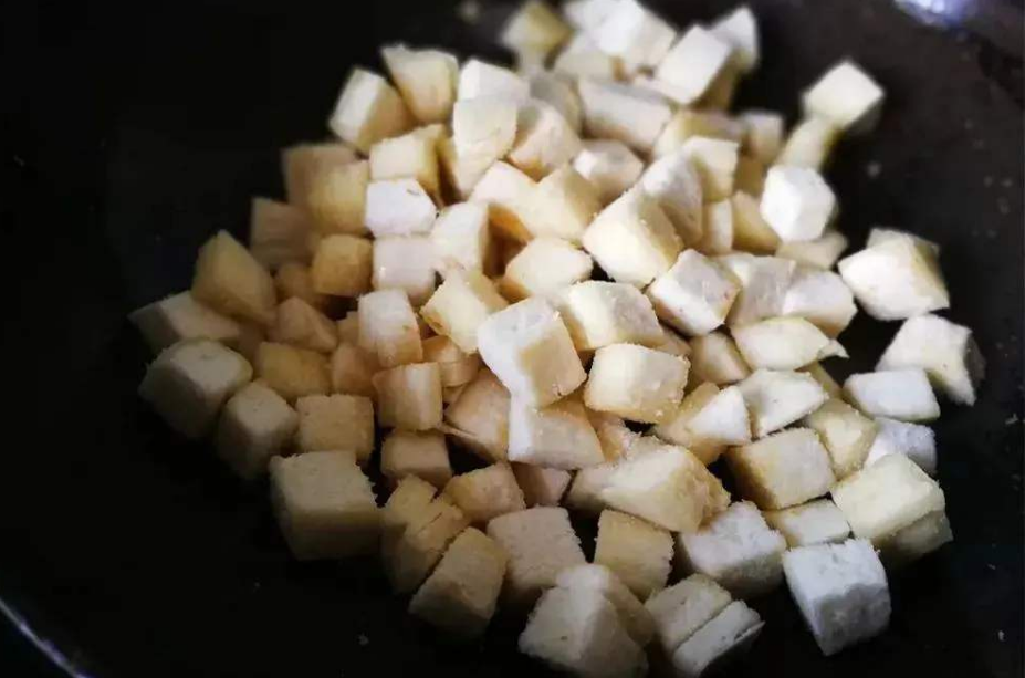 面包糠最简单最快速制作方法：只要几分钟，再也不用出去买了