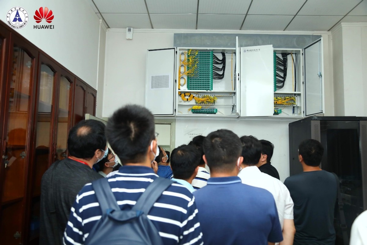 与光同行，湖北高校F5G全光网建设技术研讨会成功举办