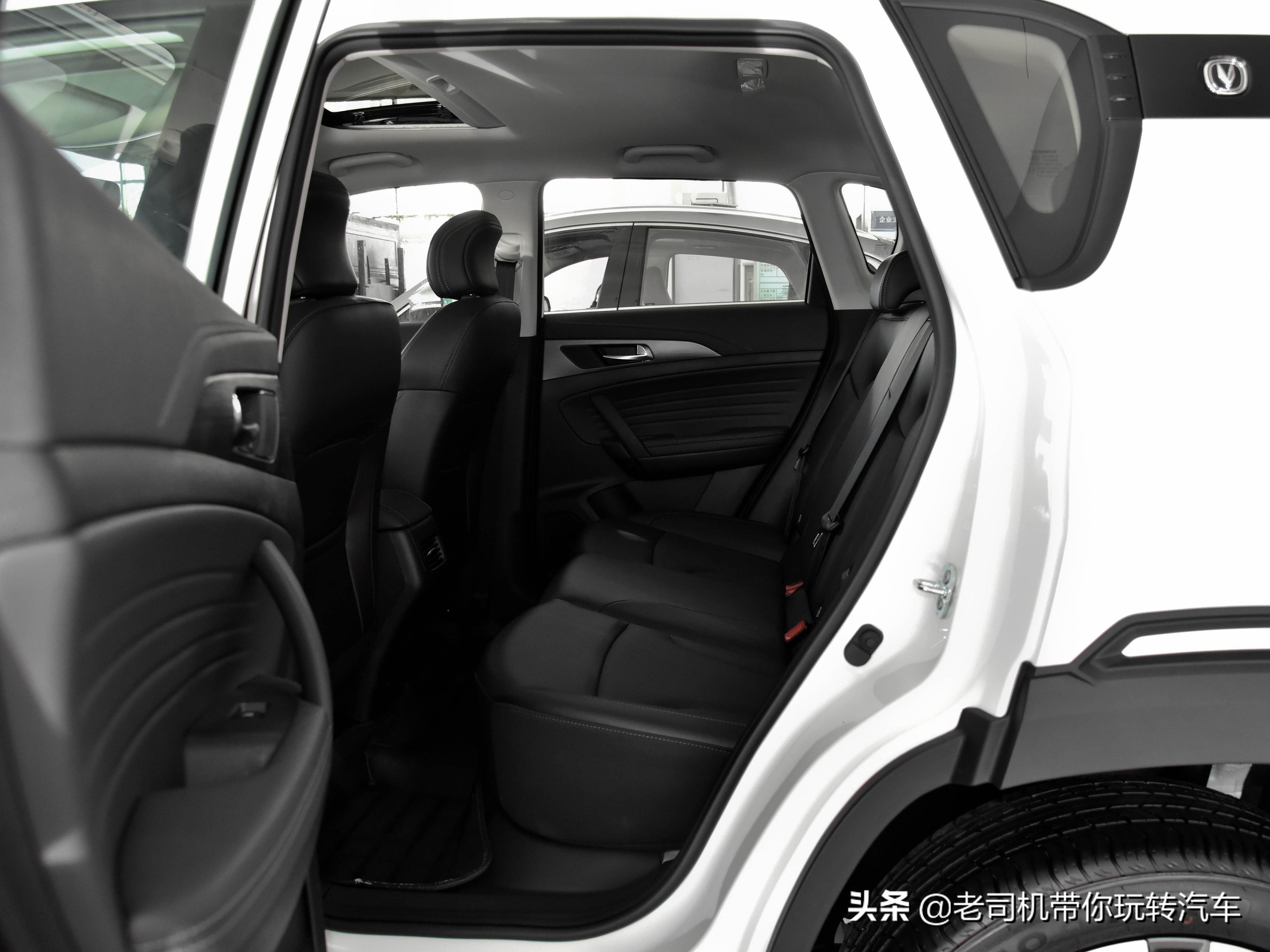 四缸+CVT，配置丰富，价格实惠，带你一起看长安CS35PLUS