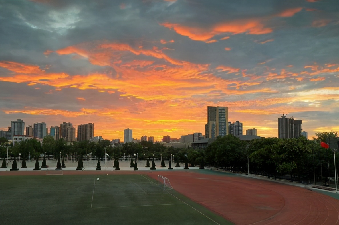我国一所很心酸的211大学，分数线低还不愁没工作，考生却不愿去