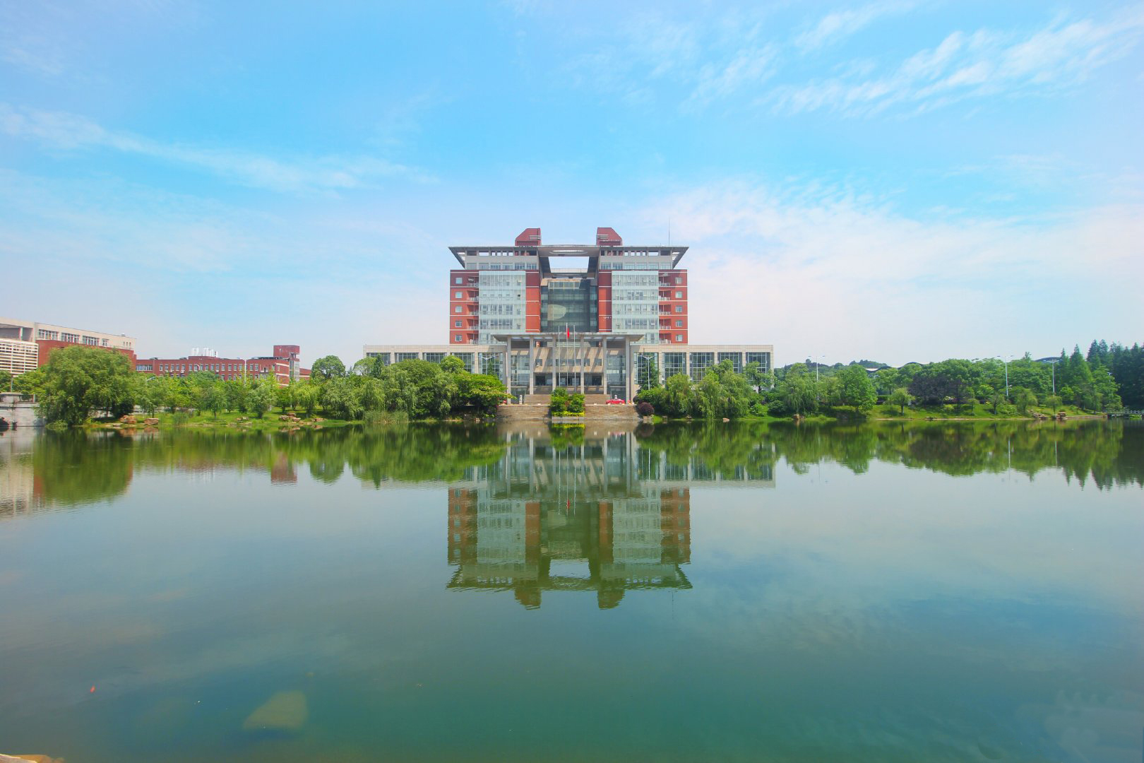 长沙理工大学高考录取：省内高校物理类排名第二、历史排名第三位