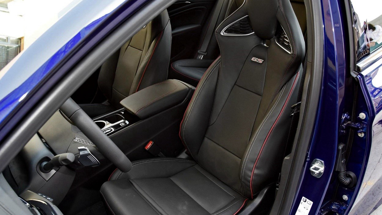 7.1秒破百老款优惠近4万多，买新款别克君威GS值不值？