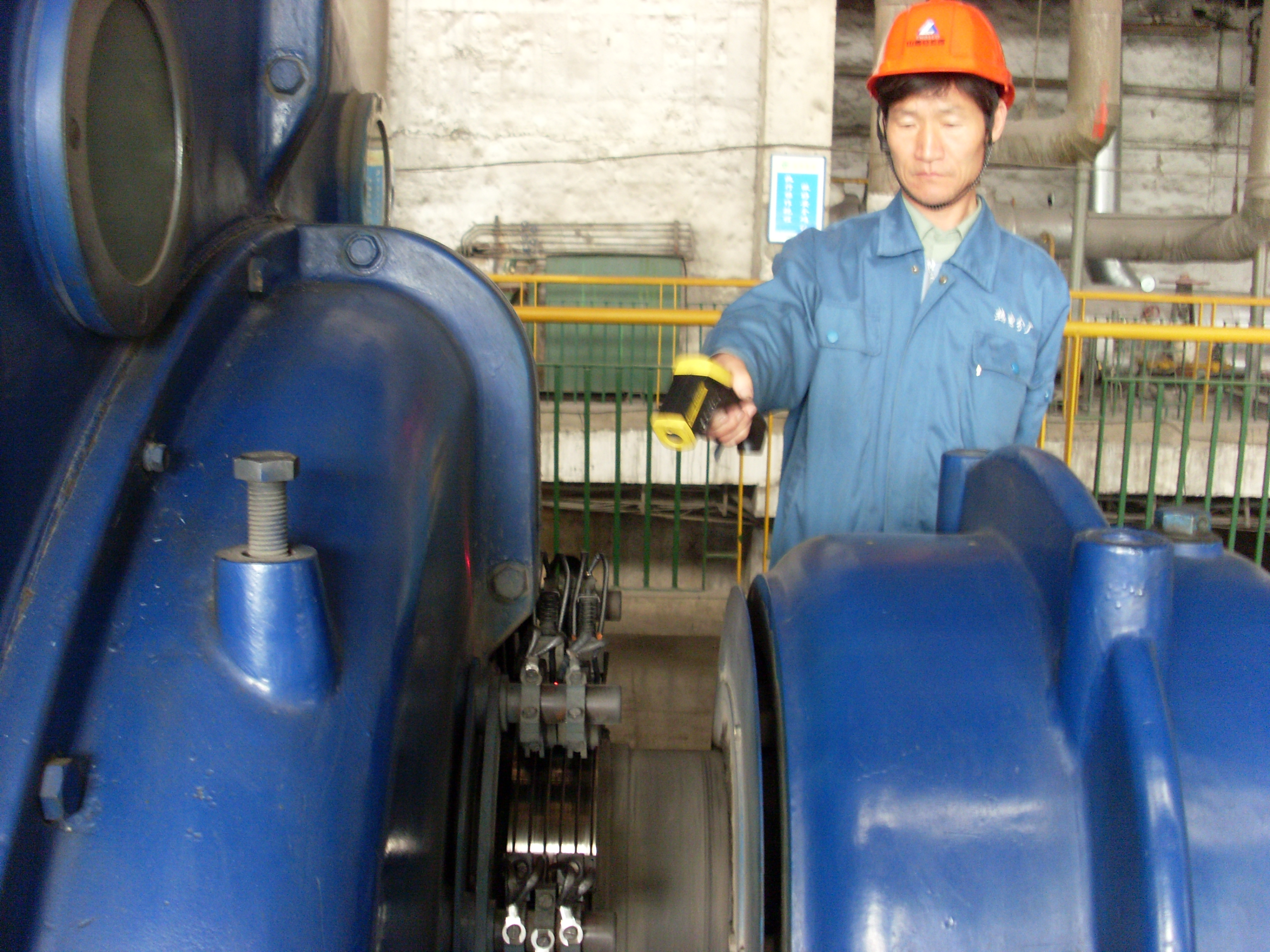 火電機(jī)組碳刷滑環(huán)冒火故障的診斷與處理