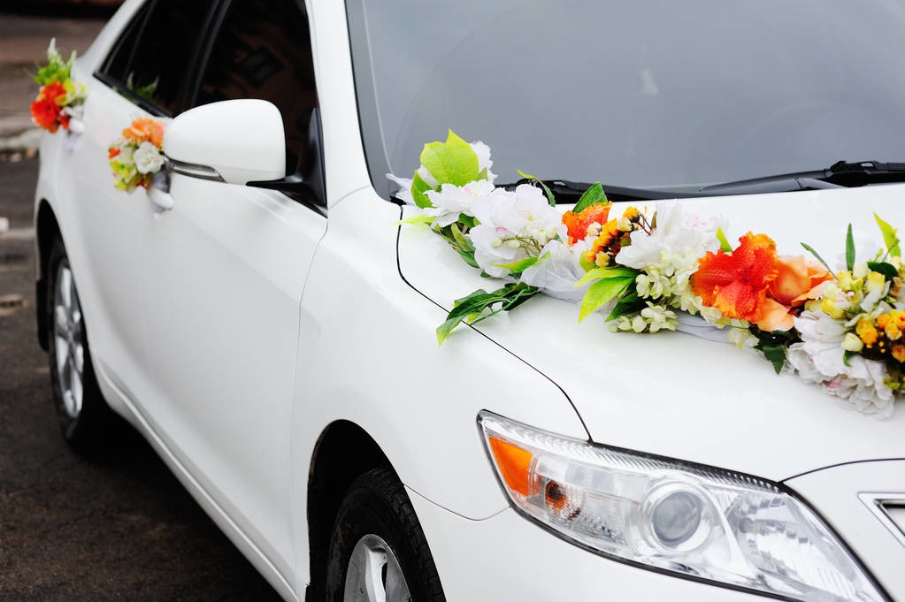 结婚接亲选哪款车好点，婚车一般多少钱？婚车租赁避坑指南