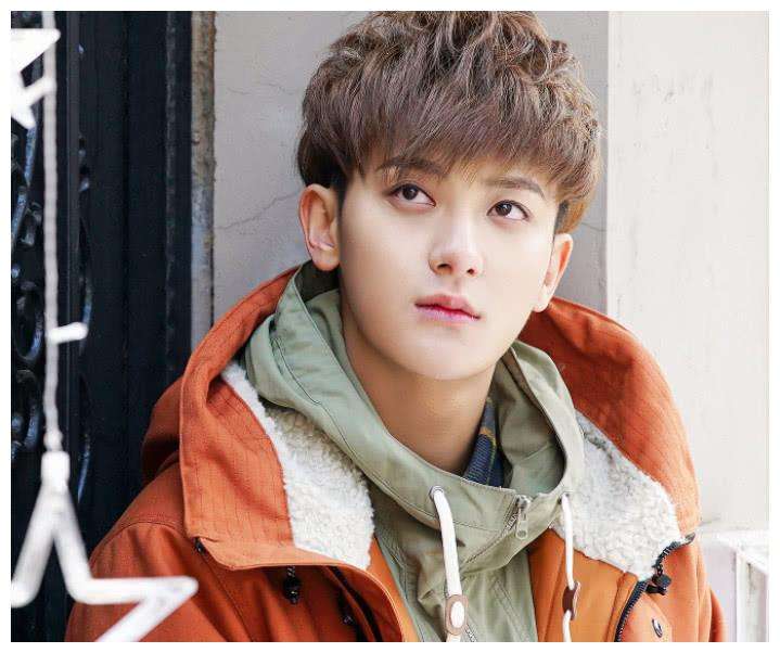 鹿晗关晓彤：爱情是恋人间的含蓄与羞涩，而非随意的热情和亲昵