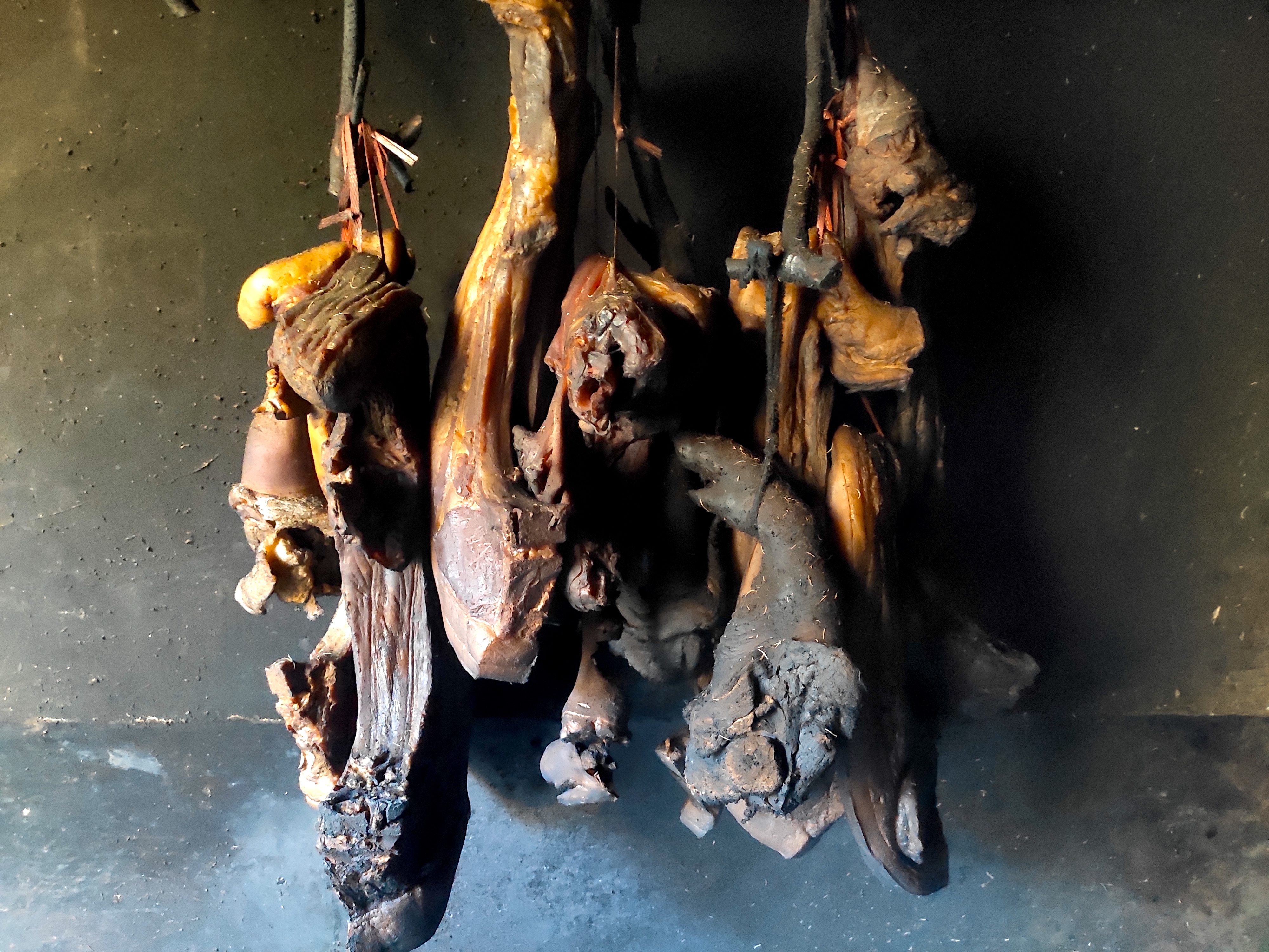 熏好的腊肉，有人冷藏有人冷冻，都不对，老农：教你正确保存方法