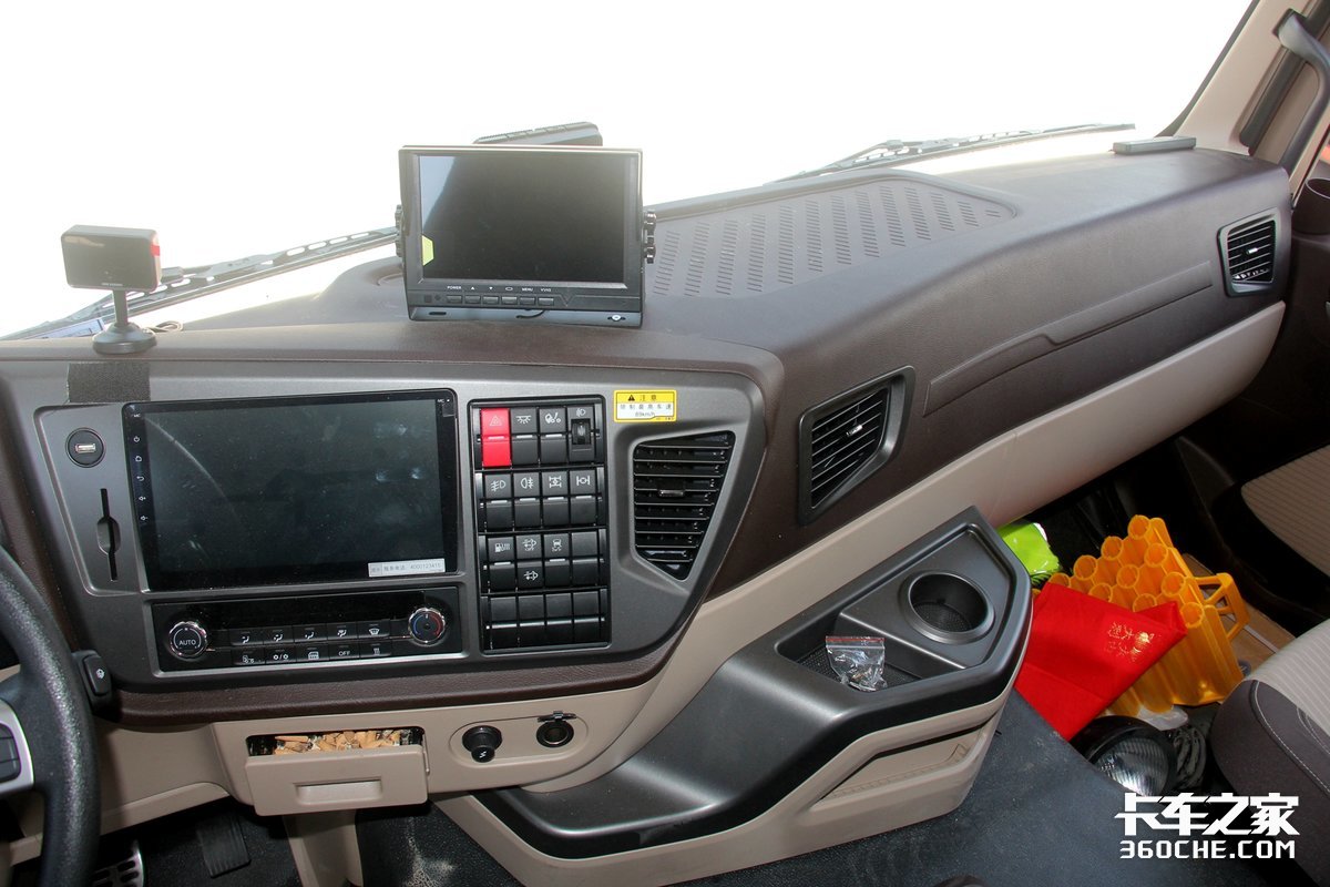 搭载460马力国六潍柴机,解放jh6质惠版为砂石料运输而生