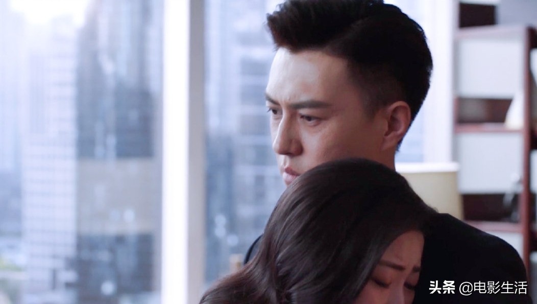 《精英律师》靳东被批摆造型、凹人设演，仅1集就暴露出各种问题