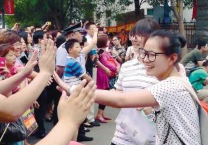 江苏考生高考411分，被南京大学王牌专业录取，全家人却笑不出来